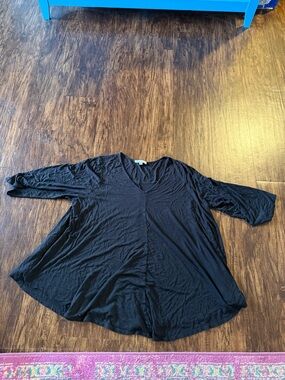 3x Relaxed V-Neck flowy Black Women's Top